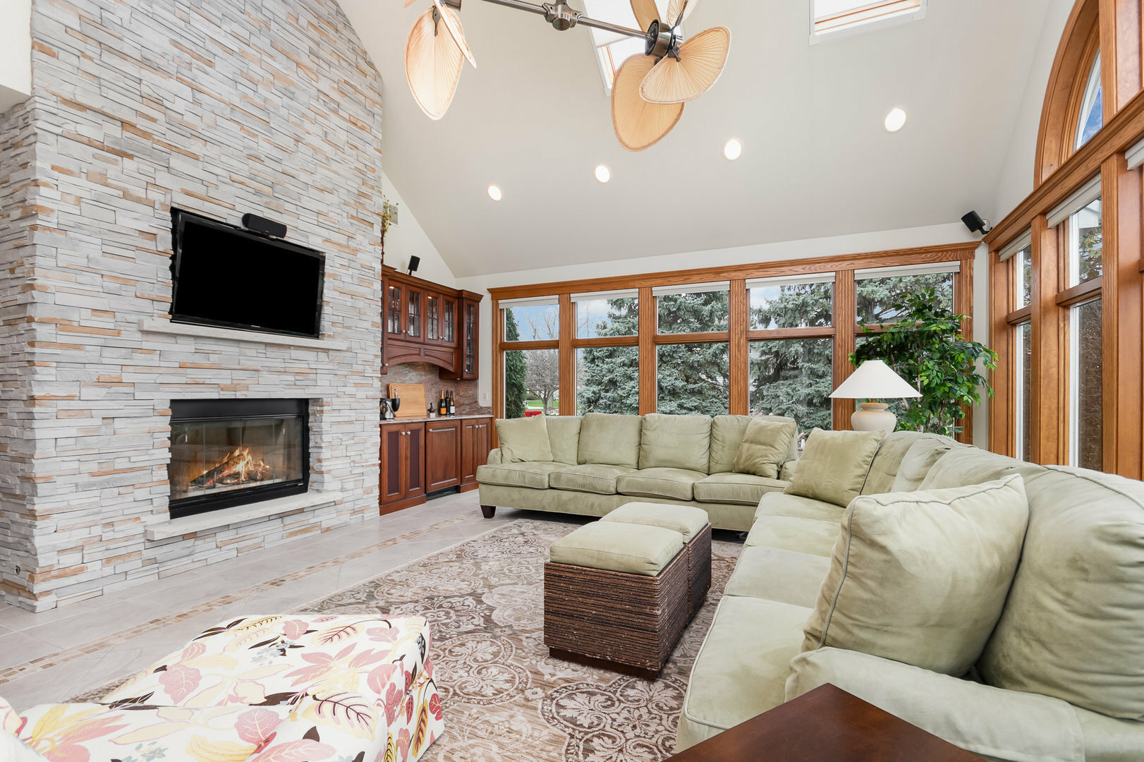 Property Photo: 24516 W Emyvale Court IL 60586