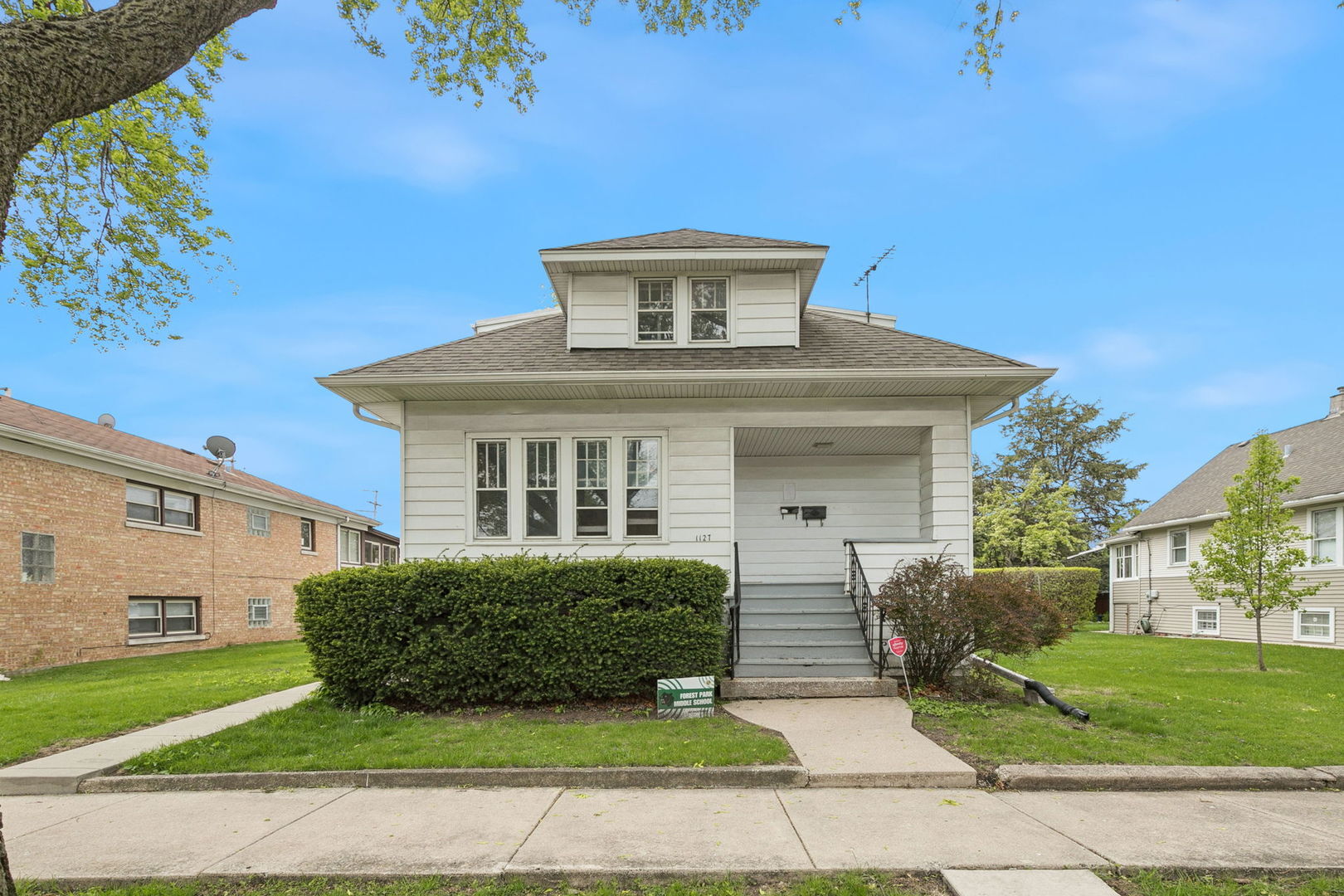 Property Photo:  1127 Lathrop Avenue  IL 60130 