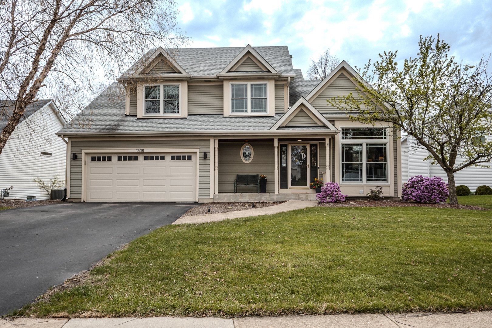 Property Photo: 1308 Meadow Lane IL 60542