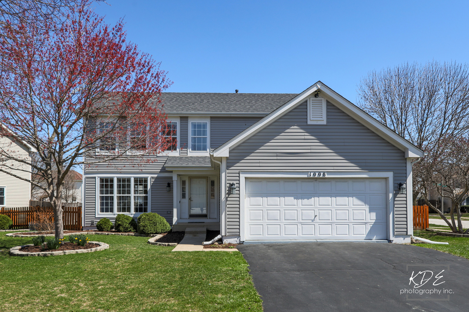Property Photo: 1008 Lakewood Circle IL 60540
