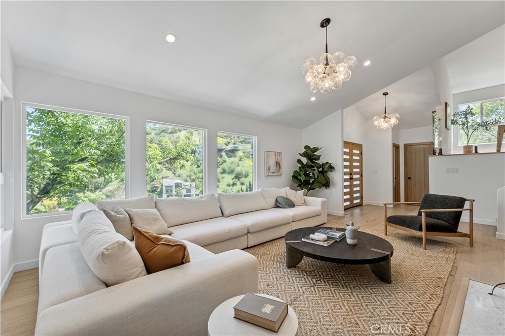 Property Photo: 3947 Sumac Drive CA 91403