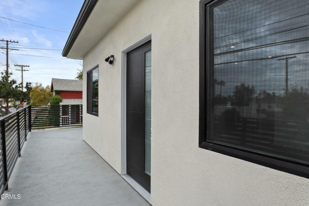 Property Photo: 112 N Kenneth Road 201 CA 91501