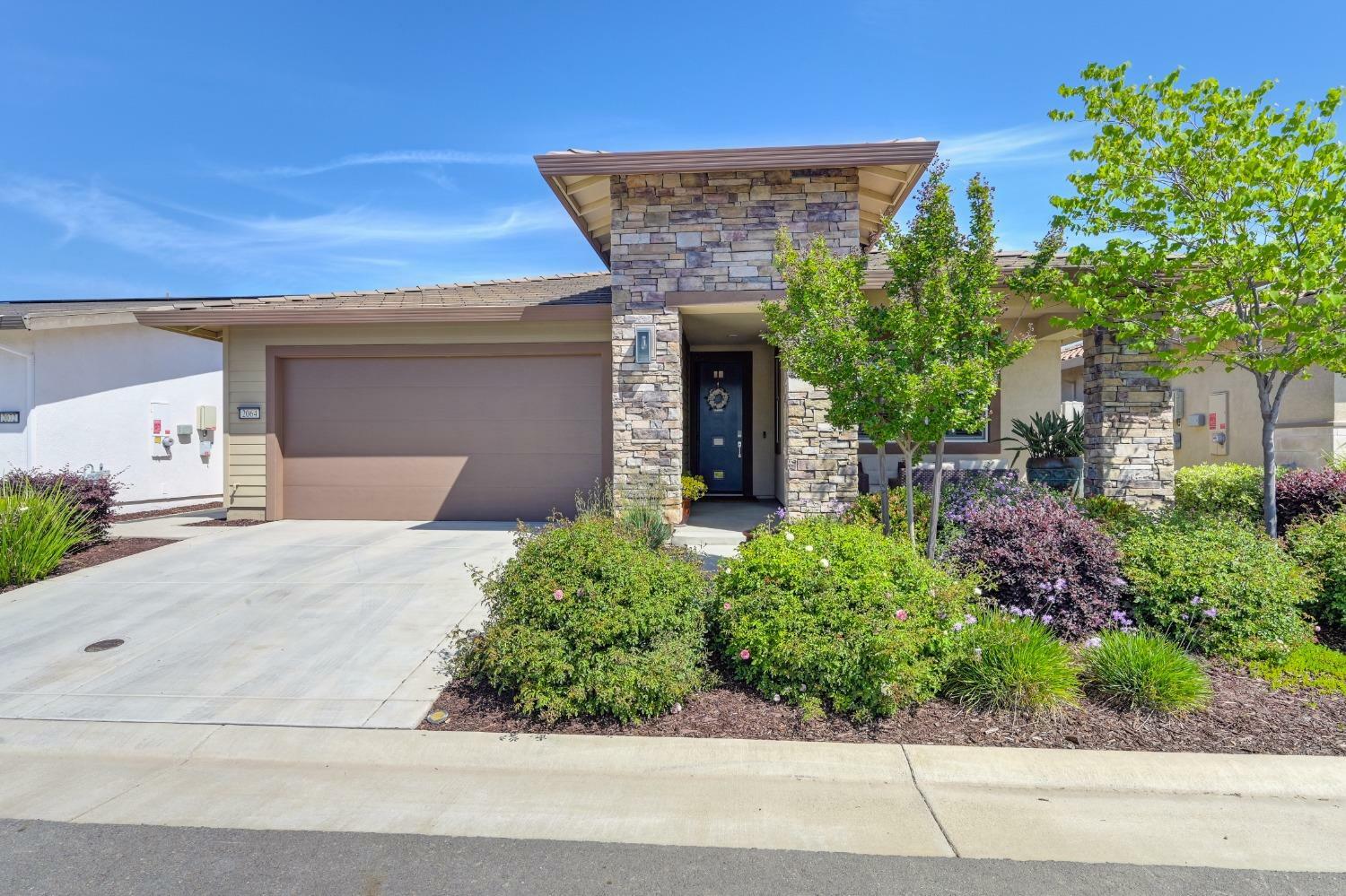 Property Photo: 2064 Earthlight Lane CA 95747