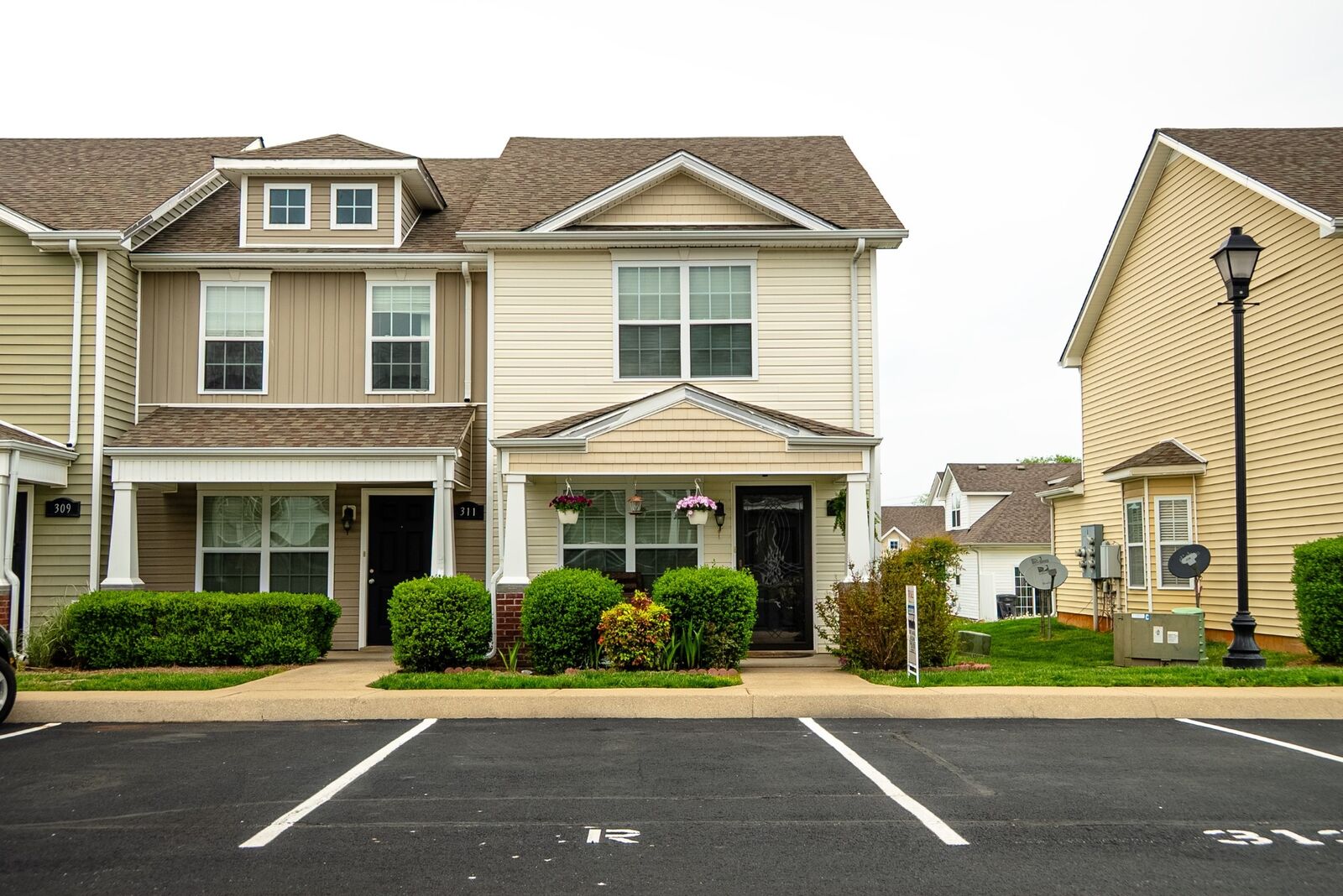 Property Photo: 313 Sam Houston Cir TN 37040