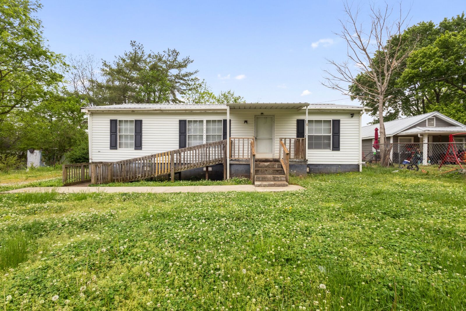 Property Photo: 115 Walnut St TN 37318