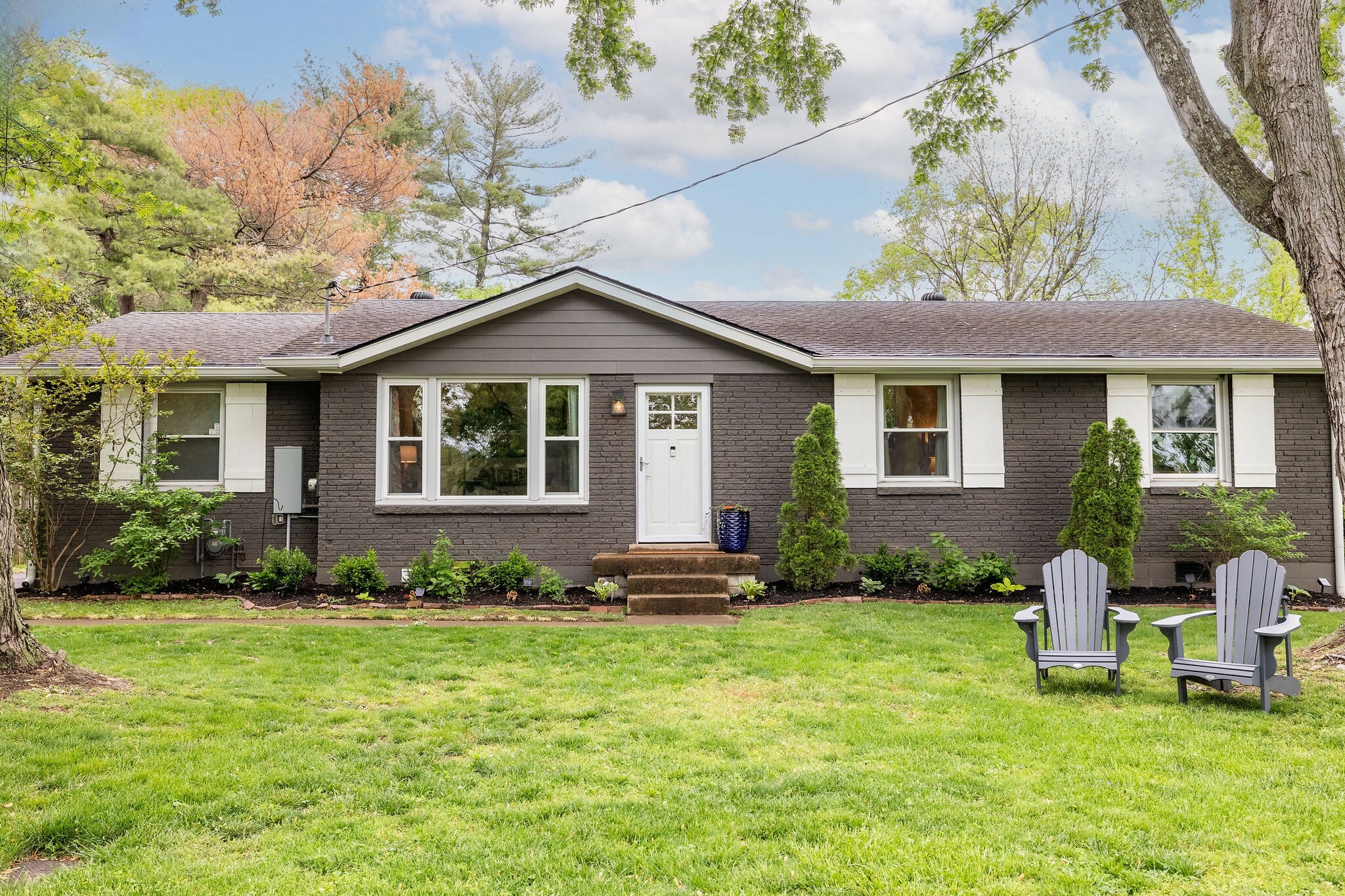Property Photo: 324 Garrett Dr TN 37211