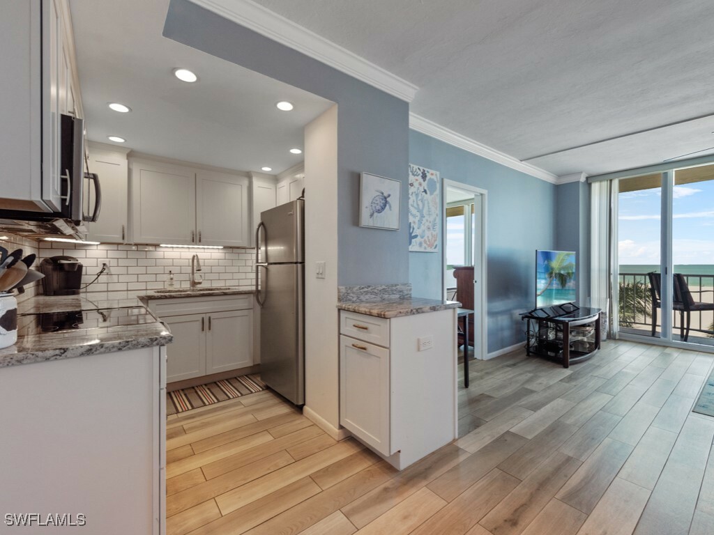 Property Photo: 140 Seaview Court 602S FL 34145