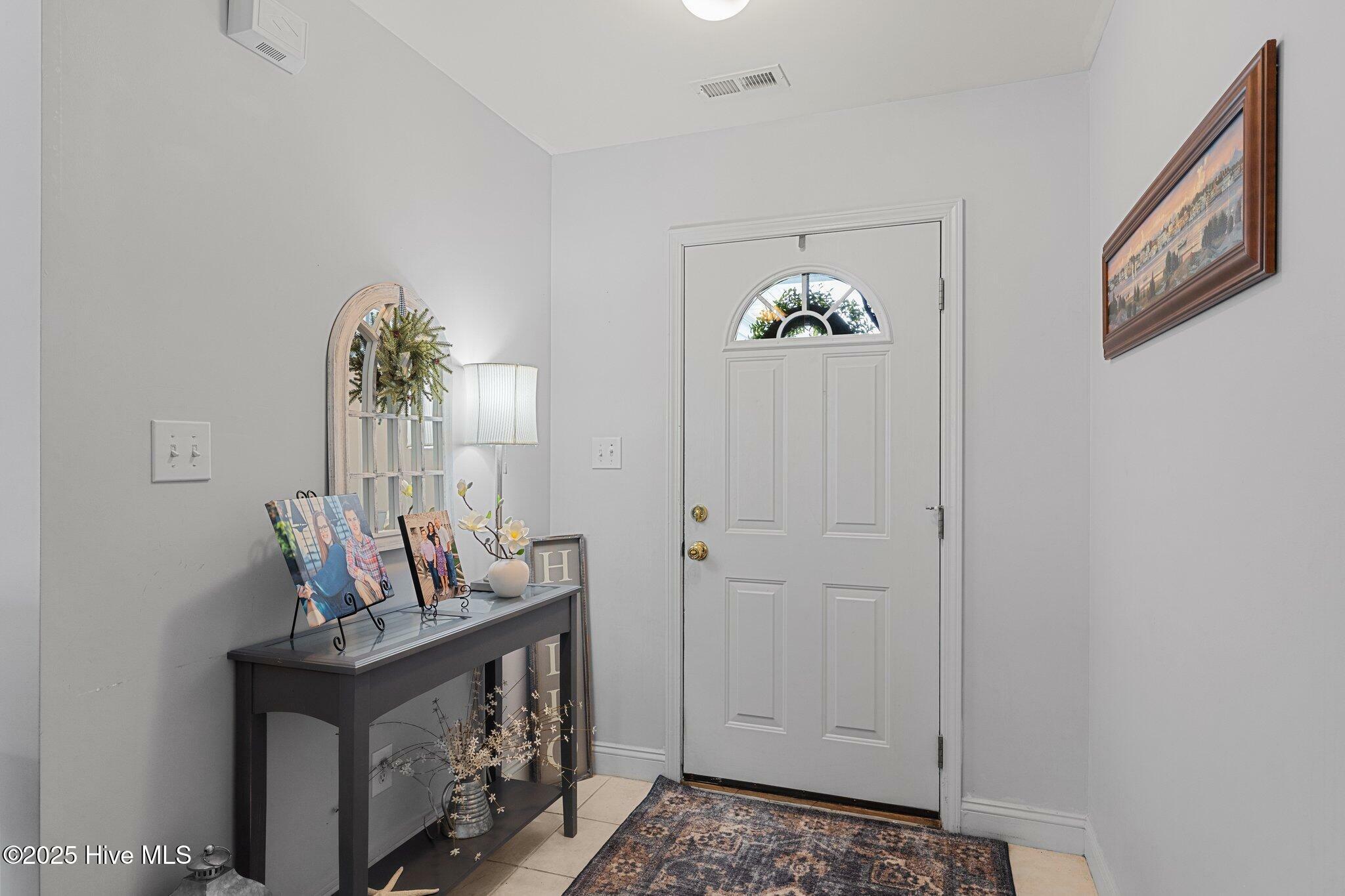 Property Photo: 202 Two Oaks Court NC 28570