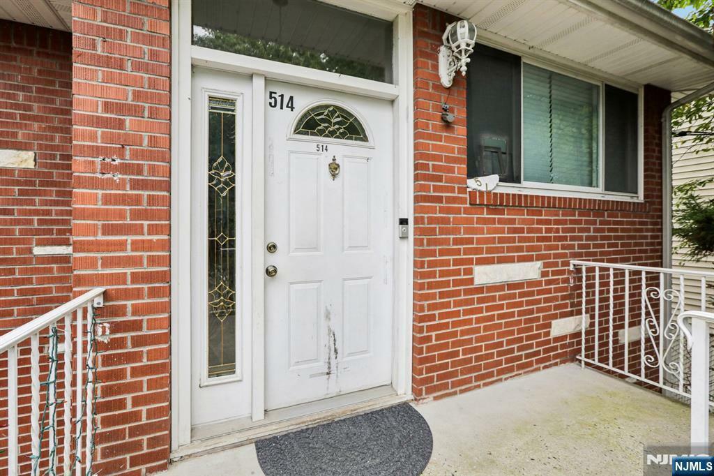 Property Photo:  514 Oak Street  NJ 07657 