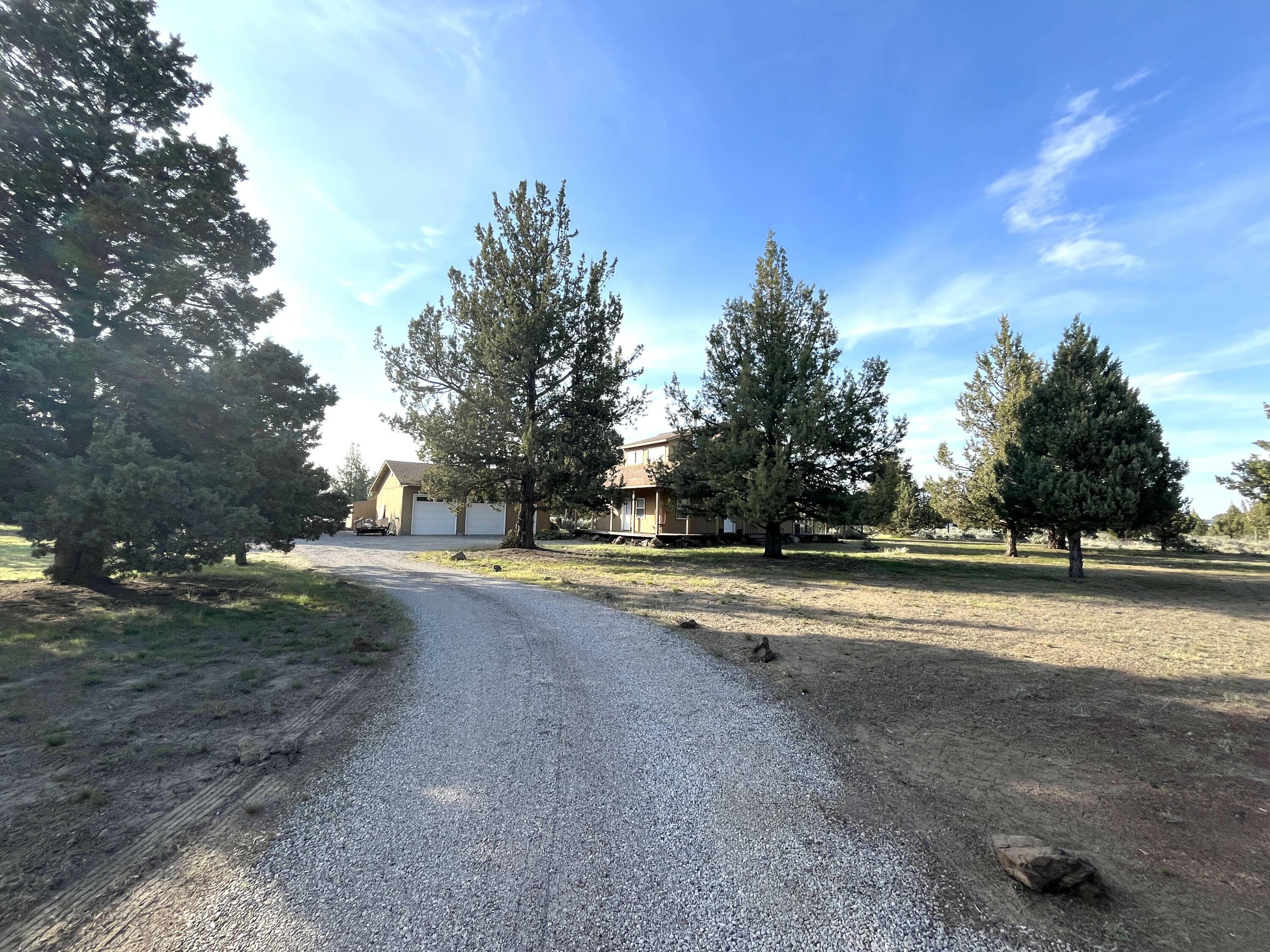 Property Photo: 9949 SW Geneva View Road OR 97760