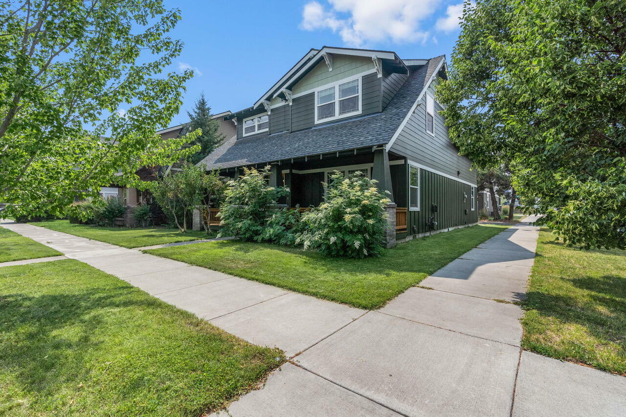 Property Photo:  2727 NE Great Horned Place  OR 97701 