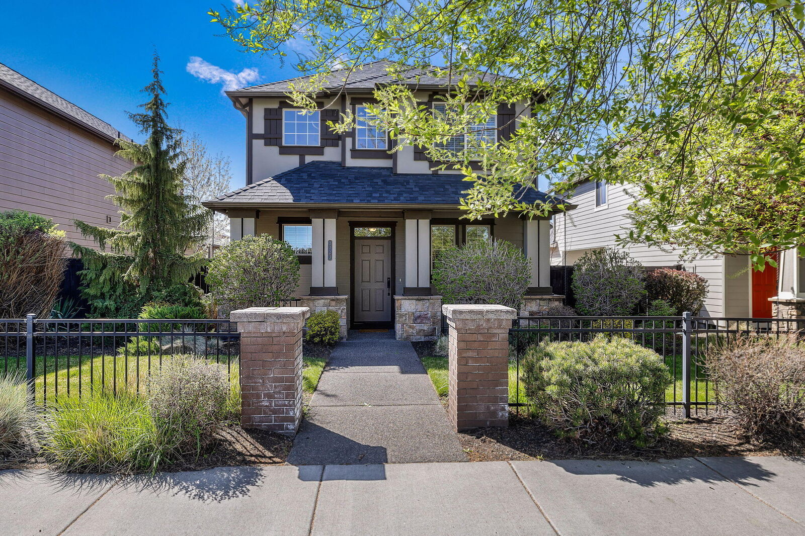 Property Photo:  3723 NE Purcell Boulevard  OR 97701 