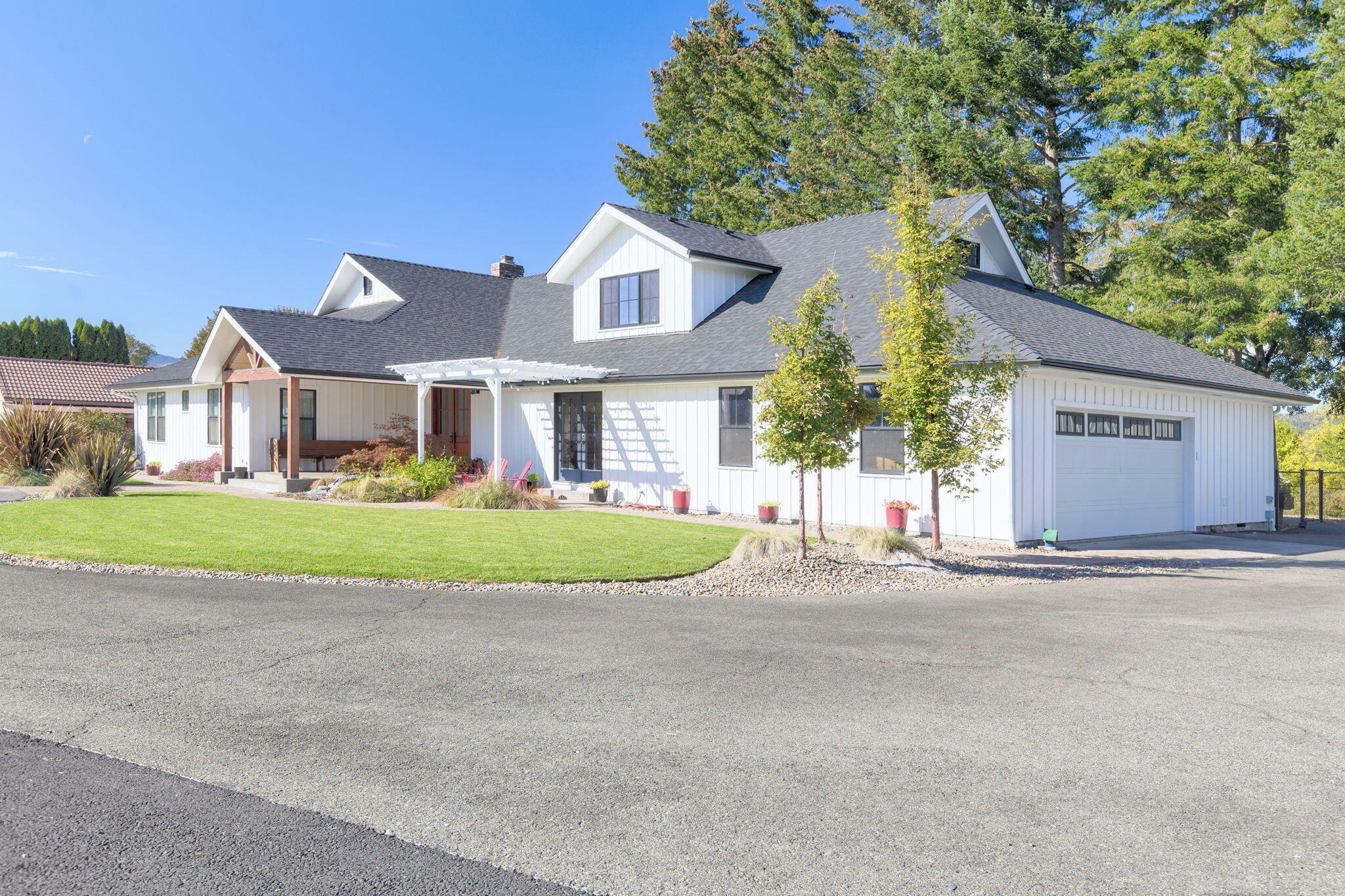Property Photo: 4500 Leonard Road OR 97527