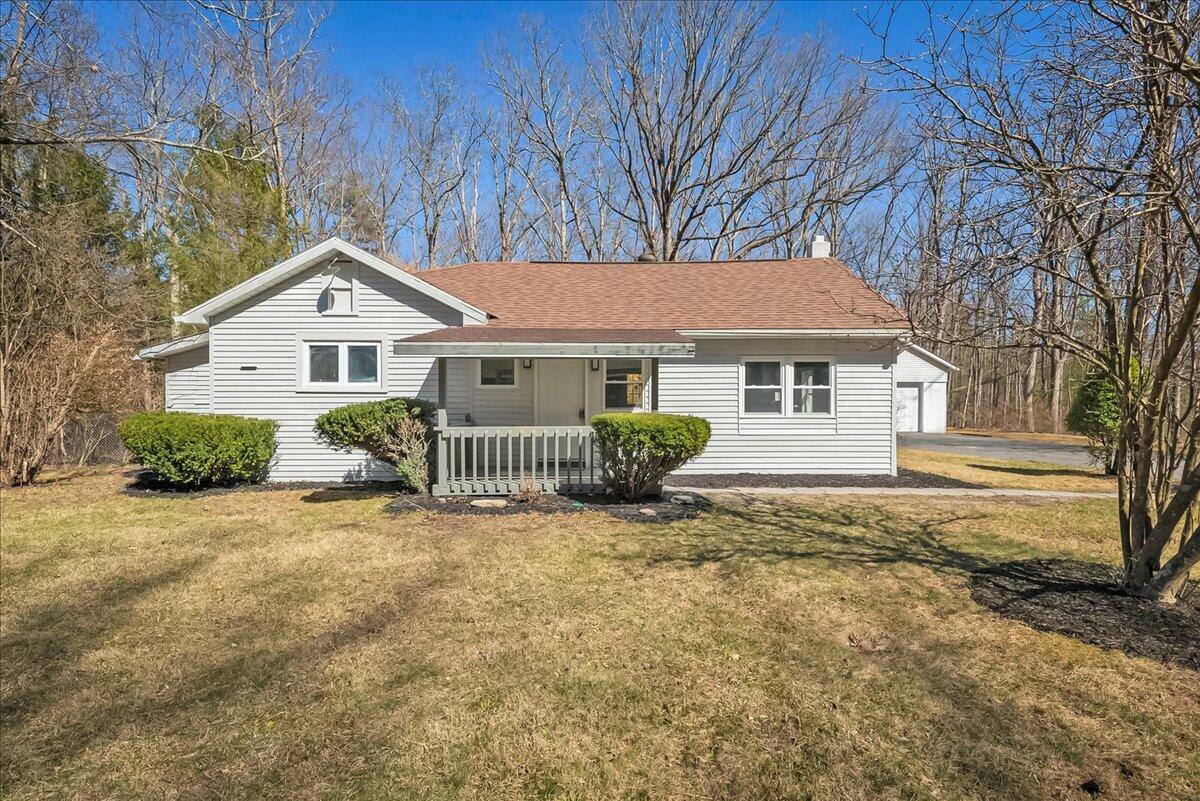 Property Photo: 696 Burger Hollow Rd PA 18058