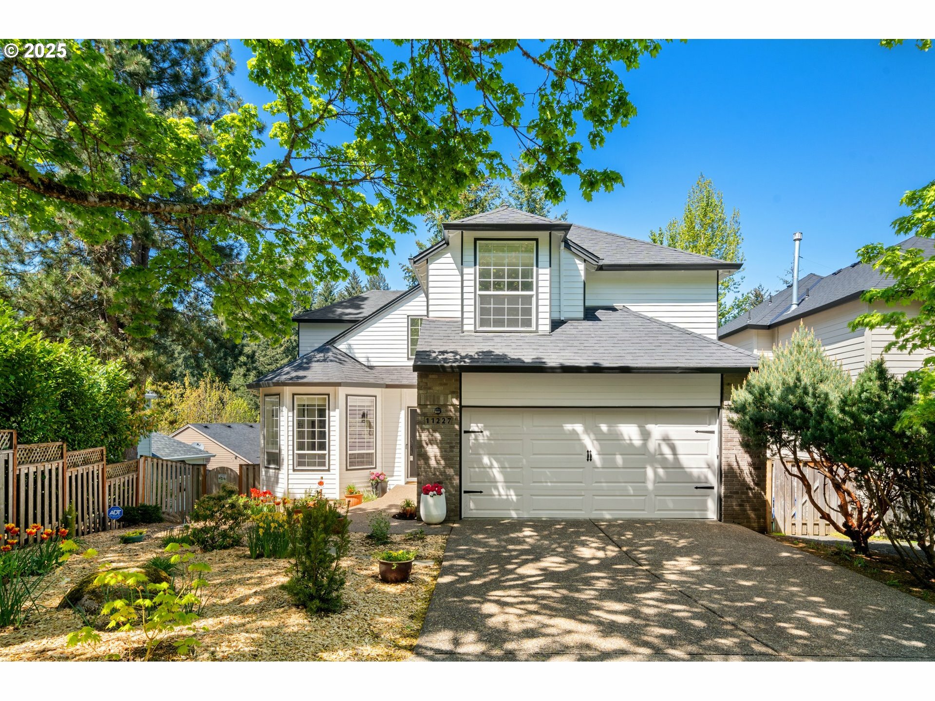 Property Photo: 11227 SW 27th Ave OR 97219