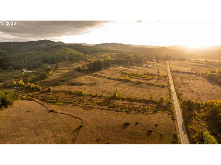 Property Photo:  26900 Crow Rd  OR 97402 