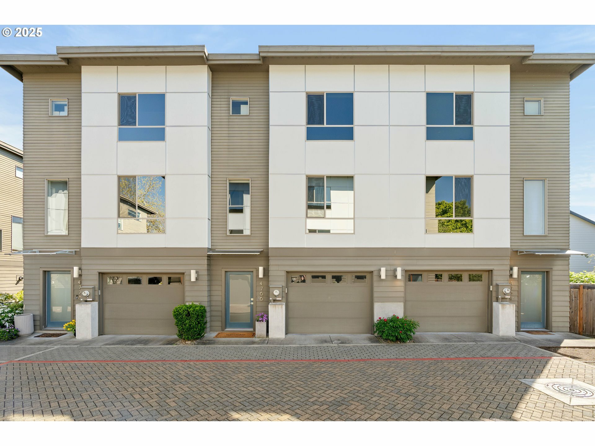 Property Photo: 4766 N Williams Pl OR 97217