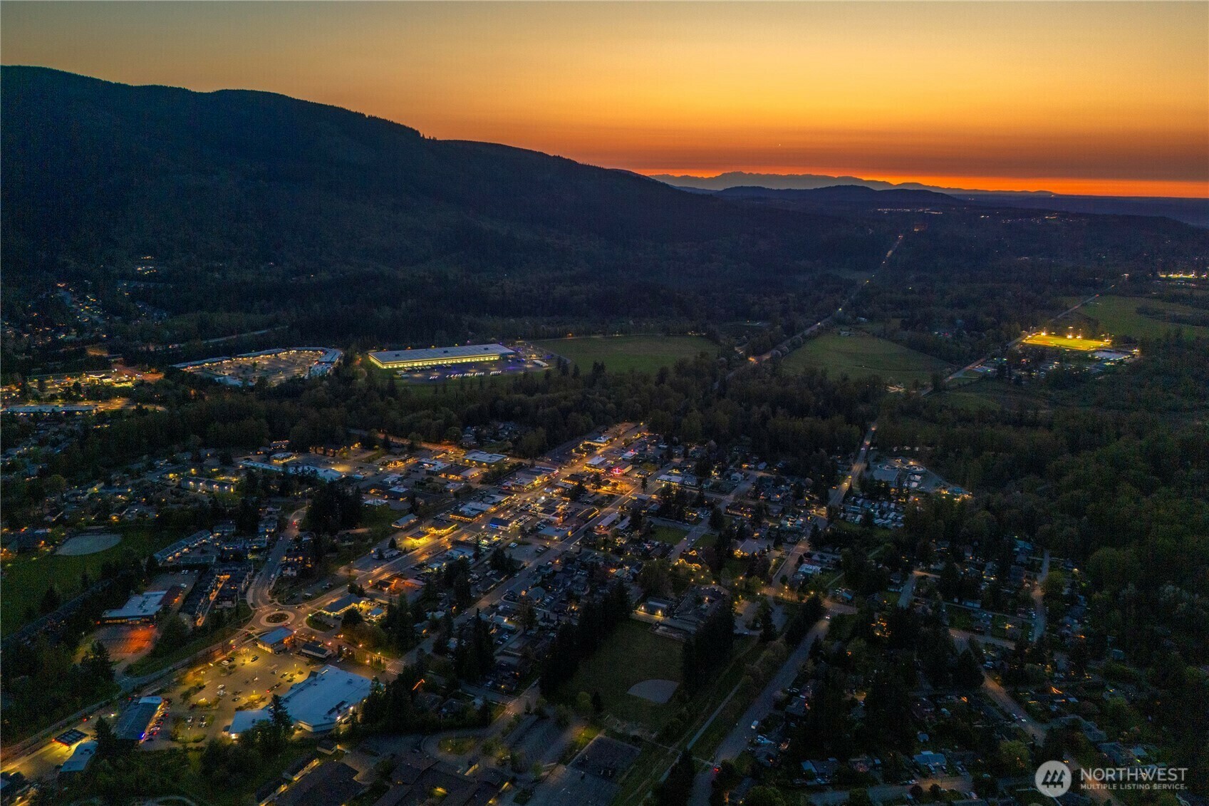 Property Photo: 386 Zemp Way NE WA 98045