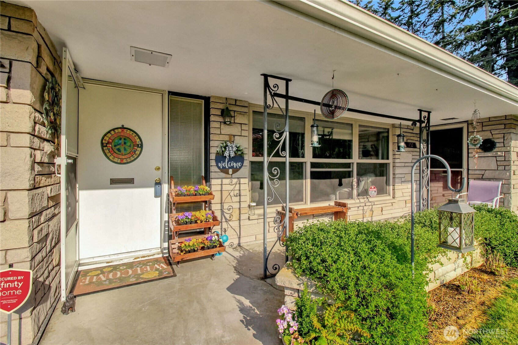 Property Photo: 1505 52nd Street SE 3 WA 98203