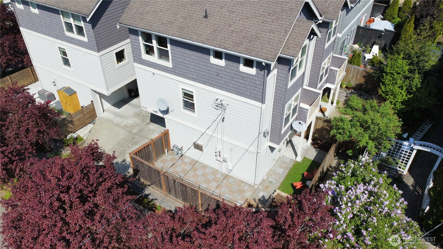 Property Photo: 1806 E Fir Street WA 98122
