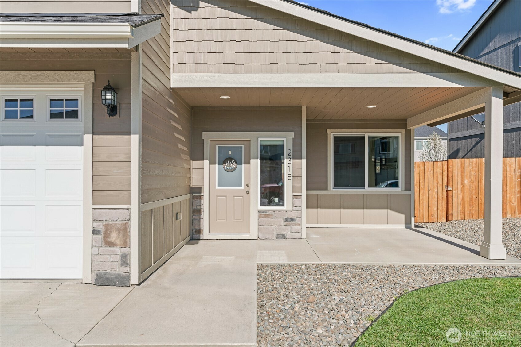 Property Photo: 2315 N Sunnyview Lane WA 98926