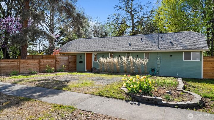 Property Photo:  720 S 4th Avenue  WA 99362 