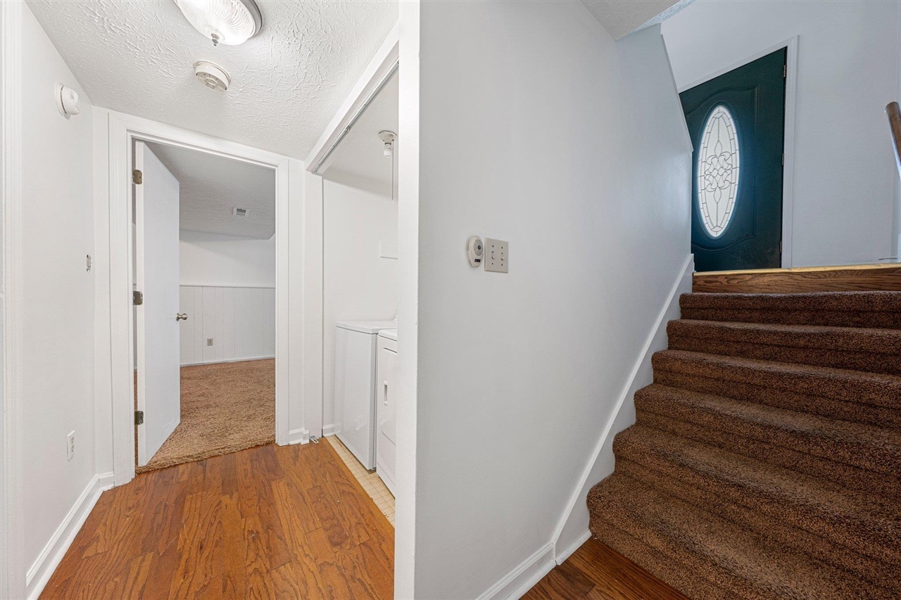 Property Photo:  212 Country Wood Place  KY 42101 