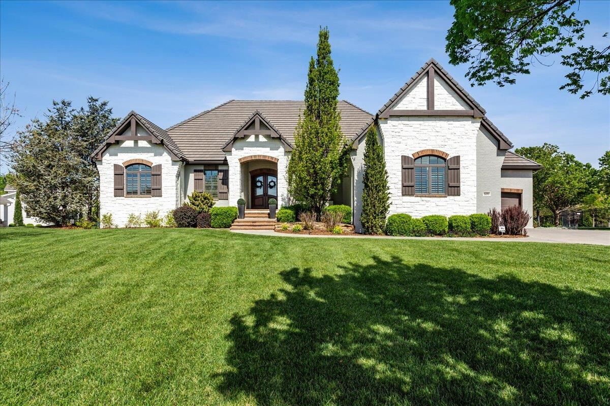 Property Photo: 1651 N Veranda St KS 67206