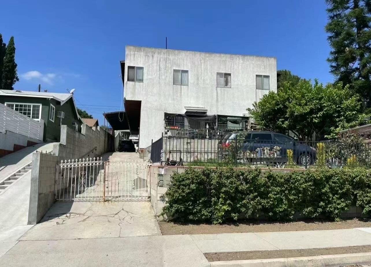 Property Photo: 865 North Avenue 50 CA 90042