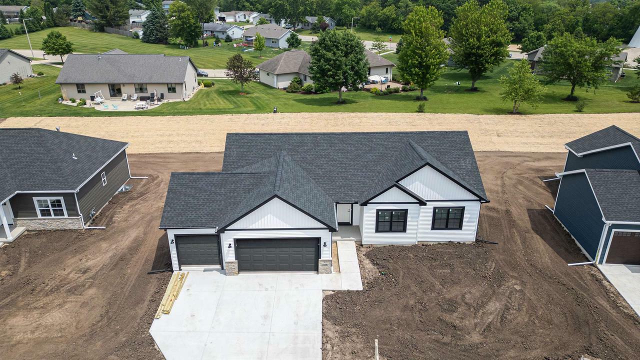 Property Photo: 898 Red Hawk Drive WI 53563