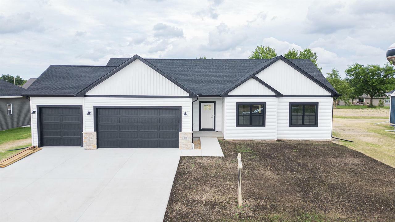 Property Photo: 898 Red Hawk Drive WI 53563