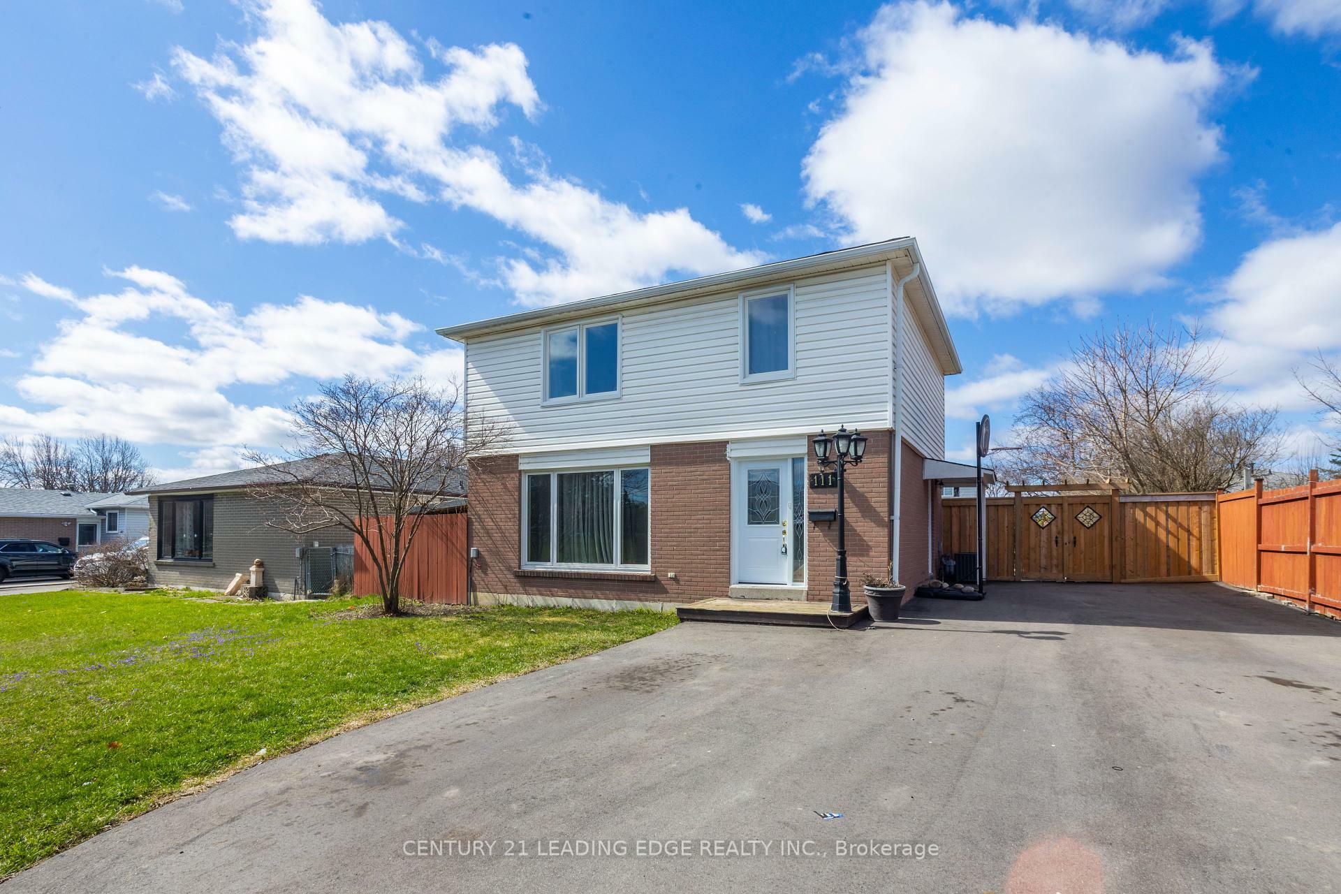 Photo de la propriété:  111 Folkstone Crescent  ON L6T 3M6 