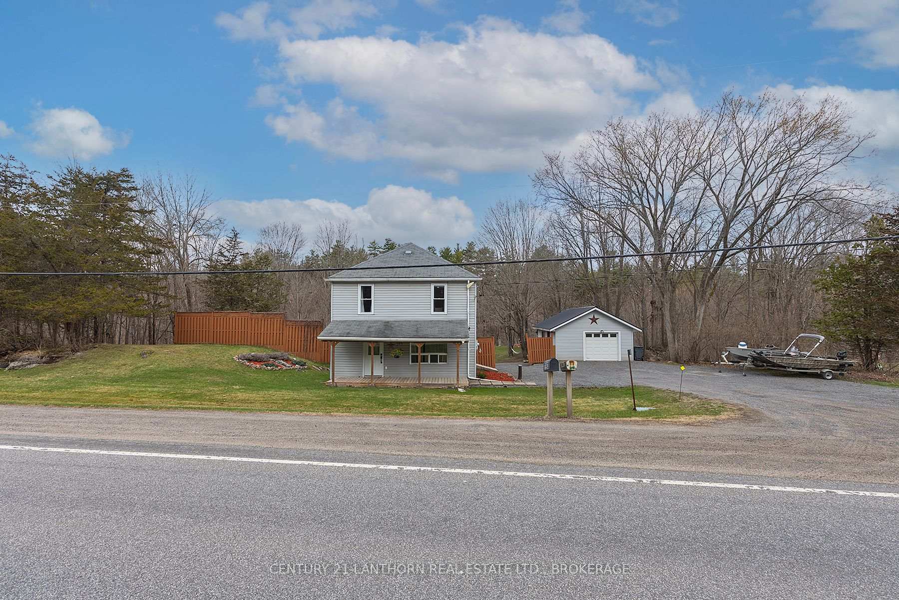 Photo de la propriété:  7993 Perth Road  ON K0K 2L0 