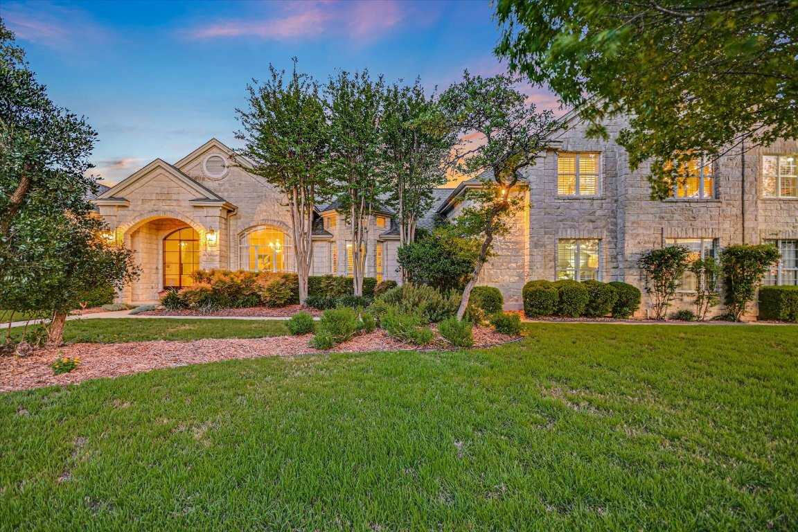 Property Photo: 505 Newhall Cove TX 78746