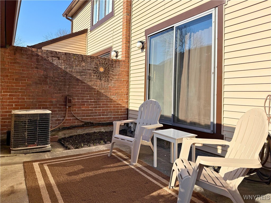 Property Photo: 207 Charlesgate Circle NY 14051