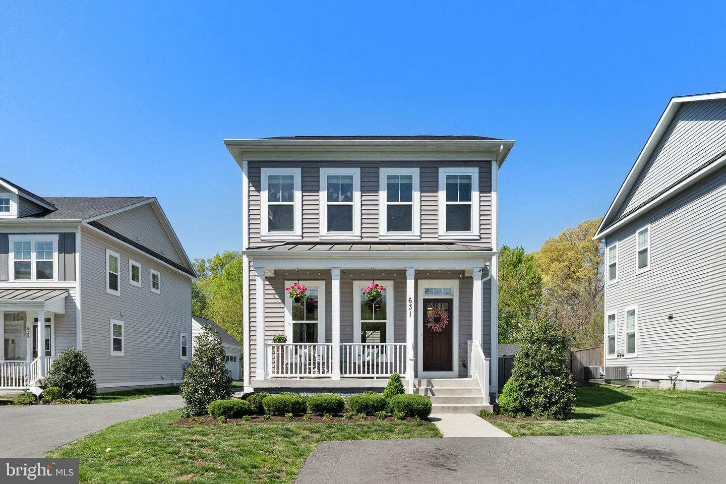 Property Photo: 631 E G Street E VA 20132