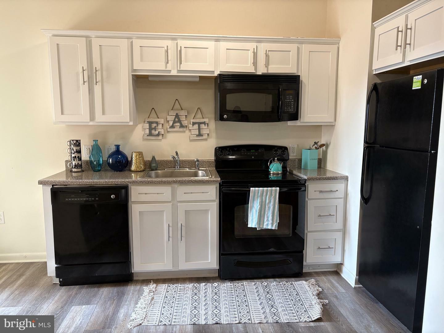 Property Photo: 1000 Diamond Street D PA 19122