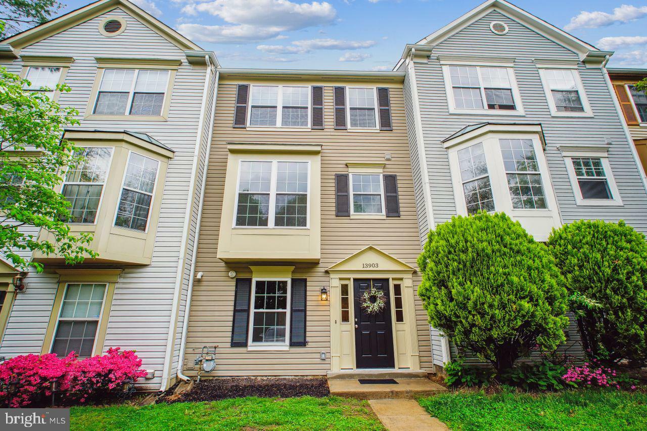 Property Photo: 13903 Gunners Place VA 20121