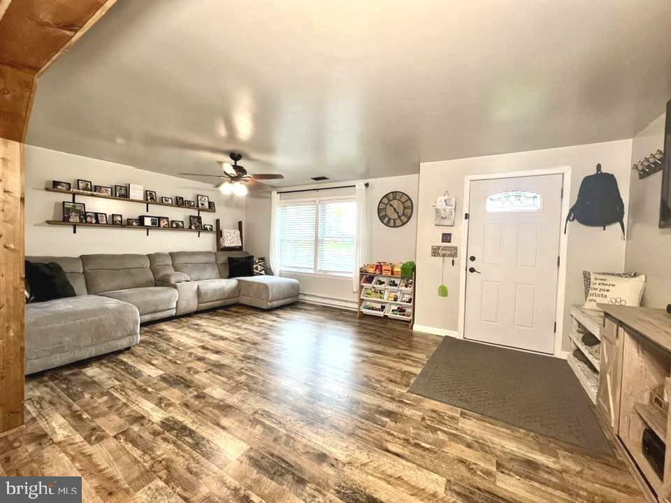 Property Photo: 629 Arlington Street PA 18041