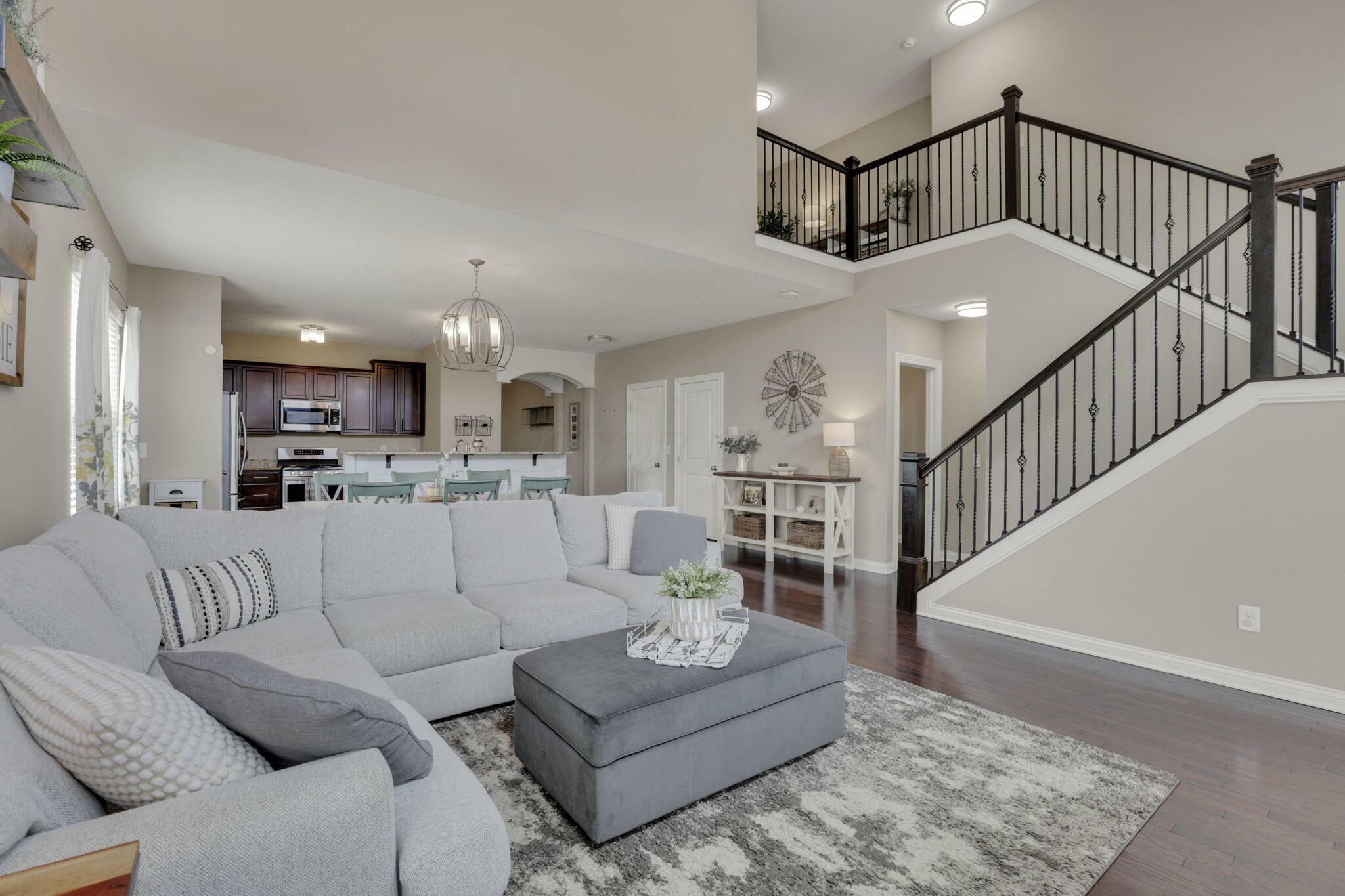 Property Photo: 3884 Winding Oaks Drive OH 43228