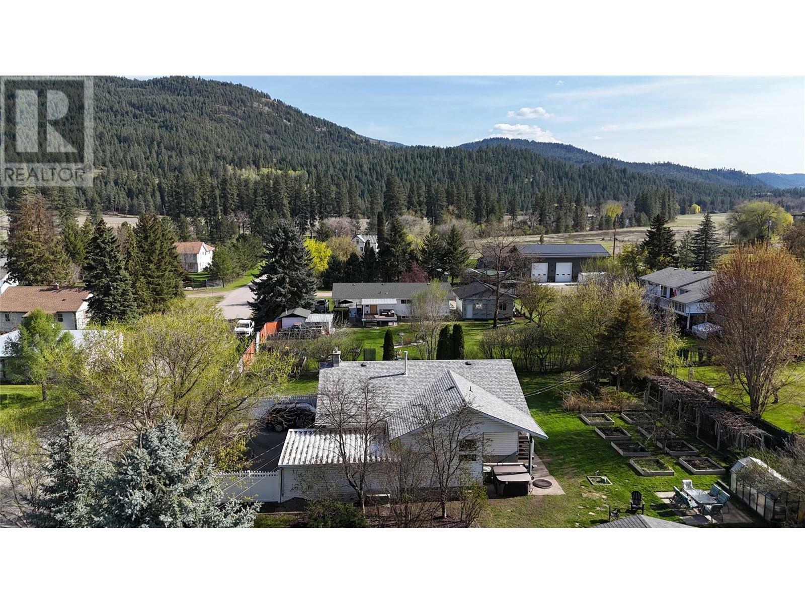Property Photo: 4975 Vernon Street BC V0H 1H5