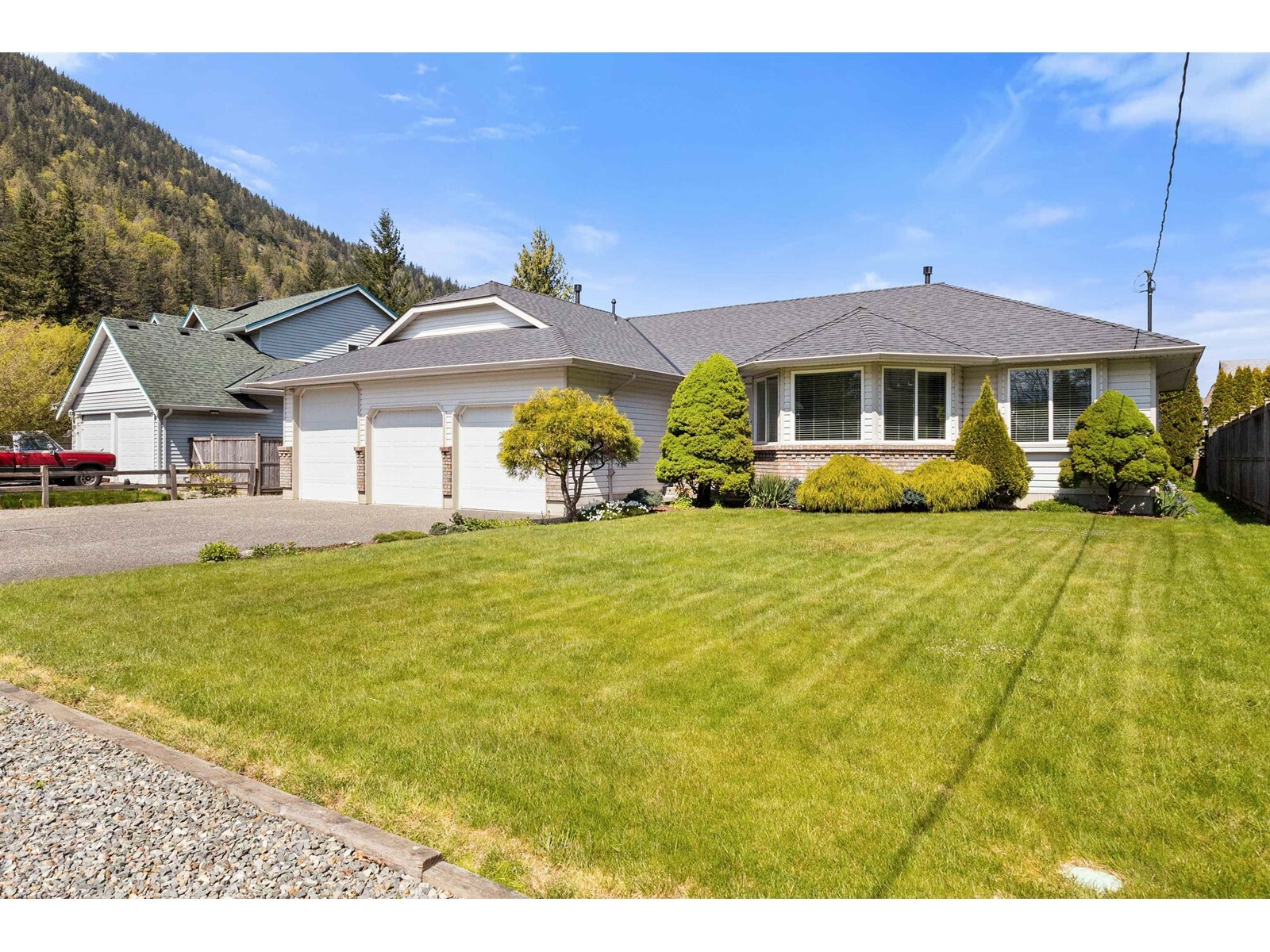 Property Photo: 441 Emerald Avenue BC V0M 1K0