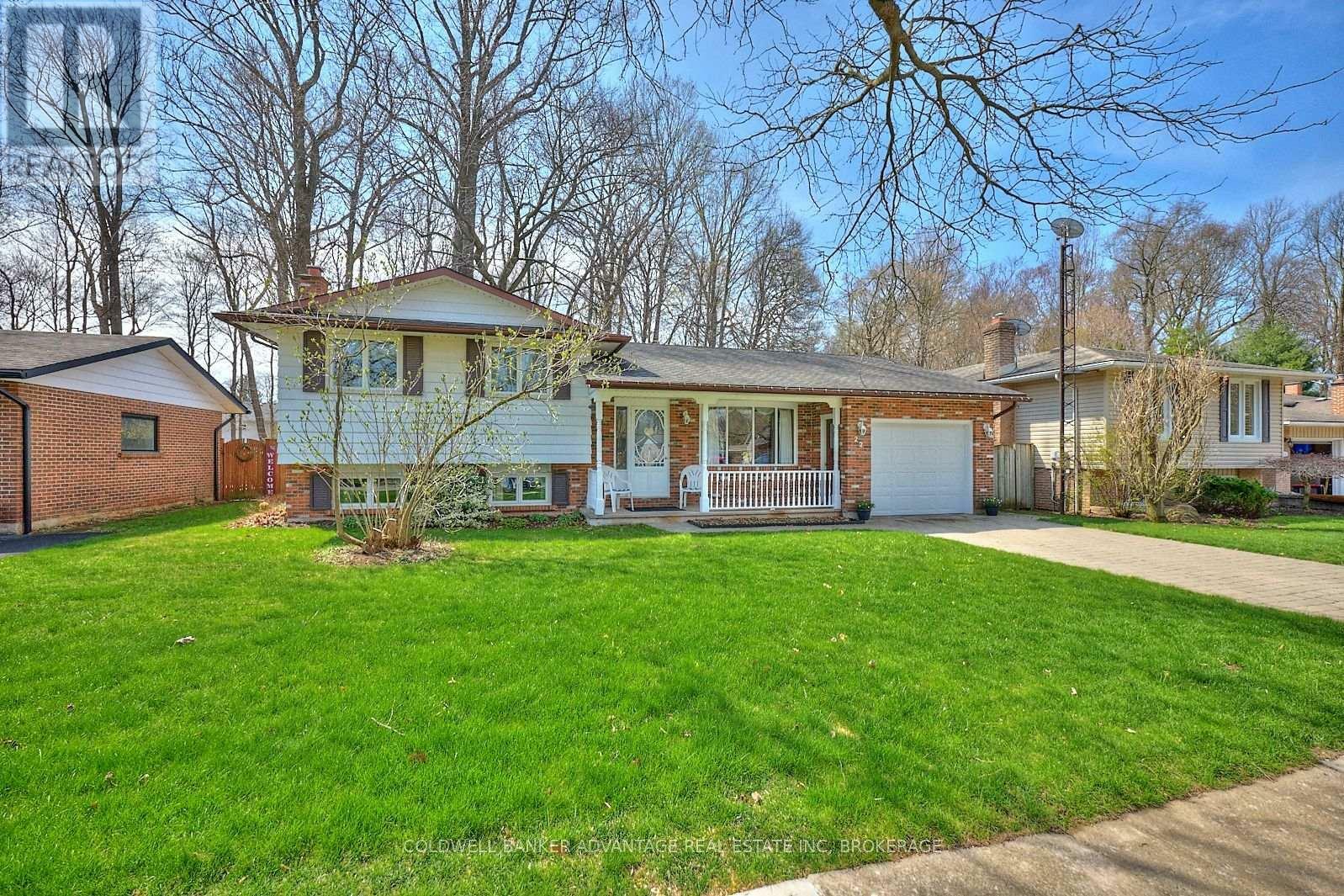 Photo de la propriété: 22 Spruceside Crescent South ON L0S 1E1