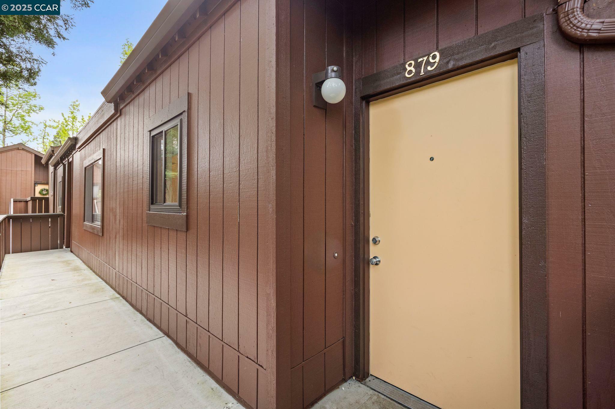Property Photo: 879 Camelback Pl CA 94523