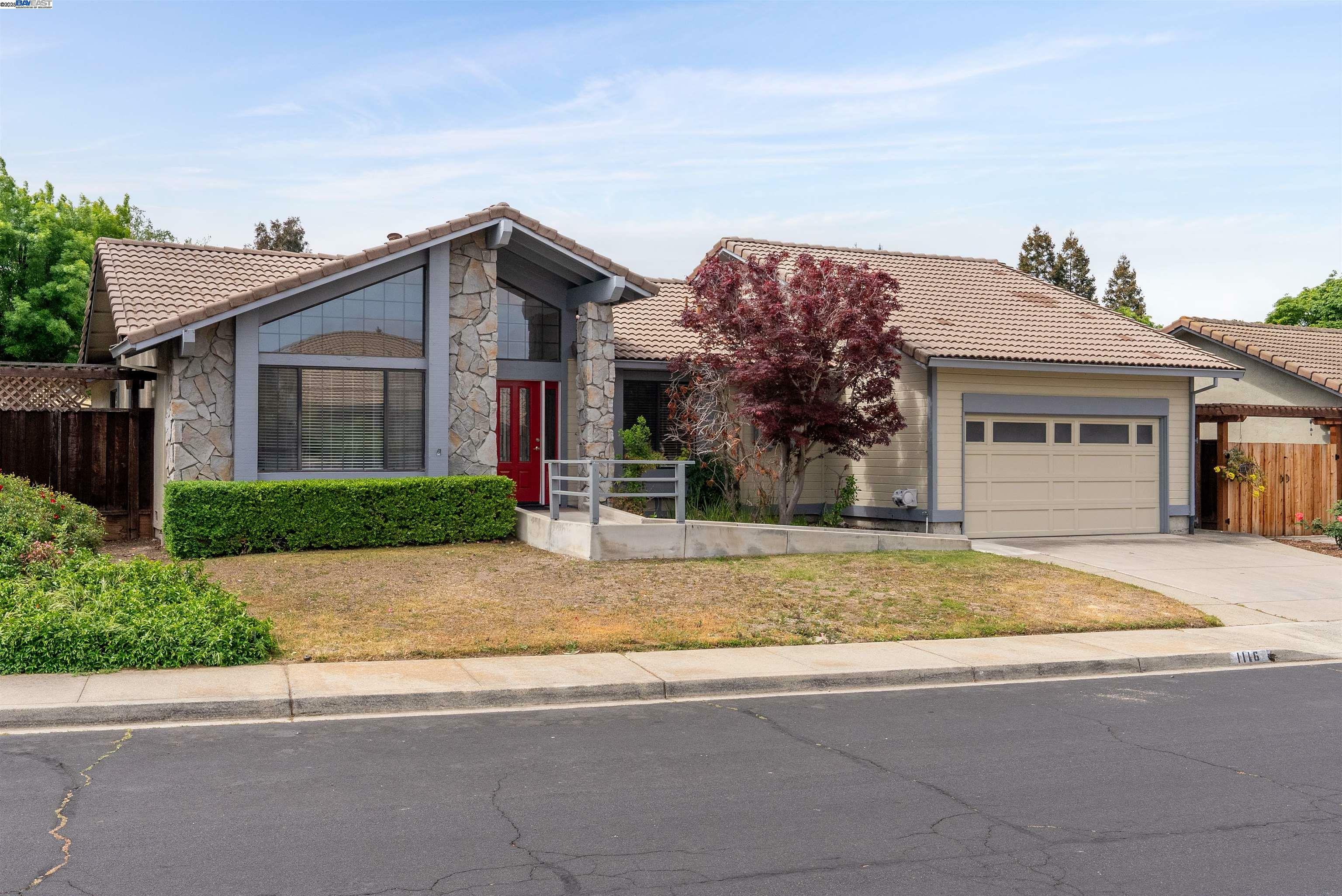 Property Photo:  1116 Vista Point Ln  CA 94521 