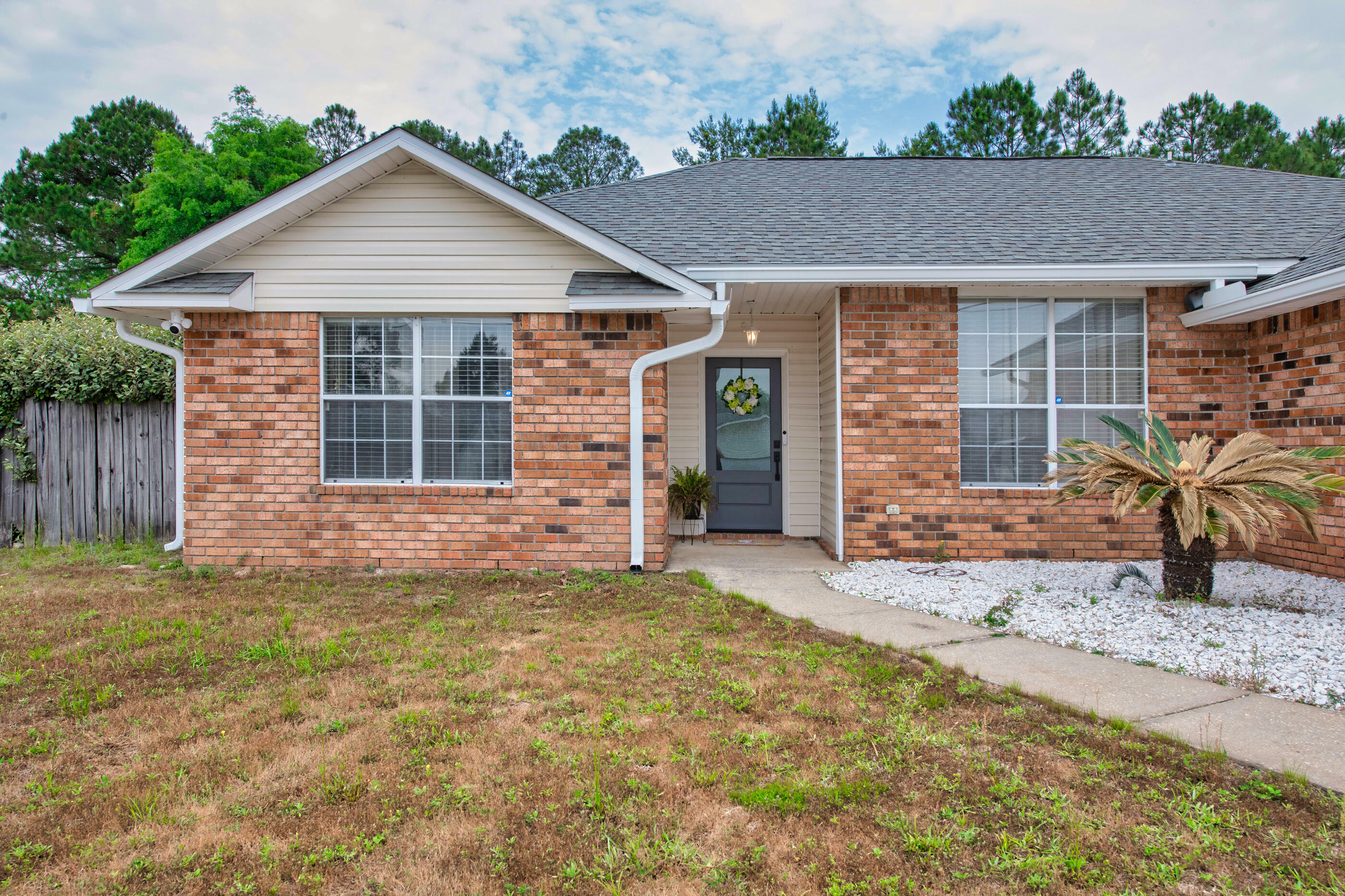 Property Photo: 1207 Jefferyscot Drive FL 32536