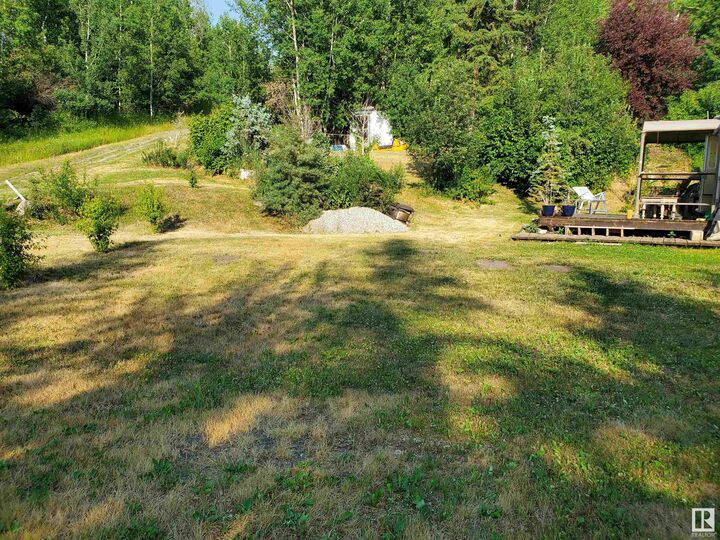 Property Photo: 158 Lakeshore Drive AB T0E 1V0