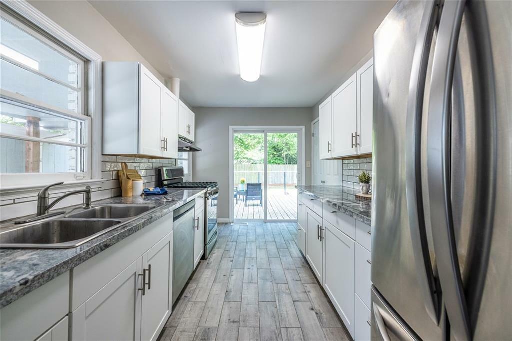 Property Photo: 1875 Fairway Circle NE GA 30319