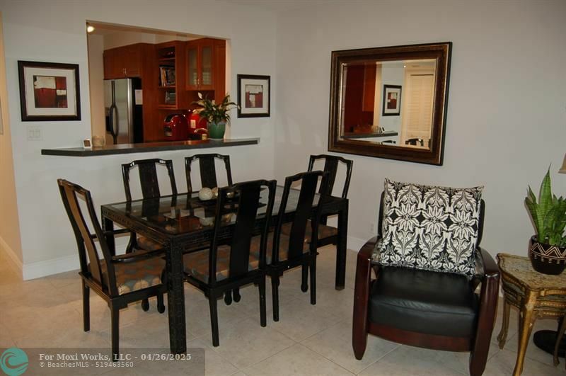 Property Photo: 575 Oaks Ln 303 FL 33069