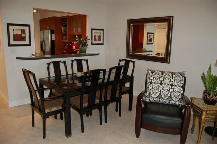 Property Photo:  575 Oaks Lane 303  FL 33069 